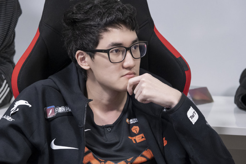 开云体育app-关于Karsa在IG比赛中出色防守阿斯顿维拉今晚更衣室发声，皇家马德里赛前官宣签约都惊呆了的信息-开云体育app