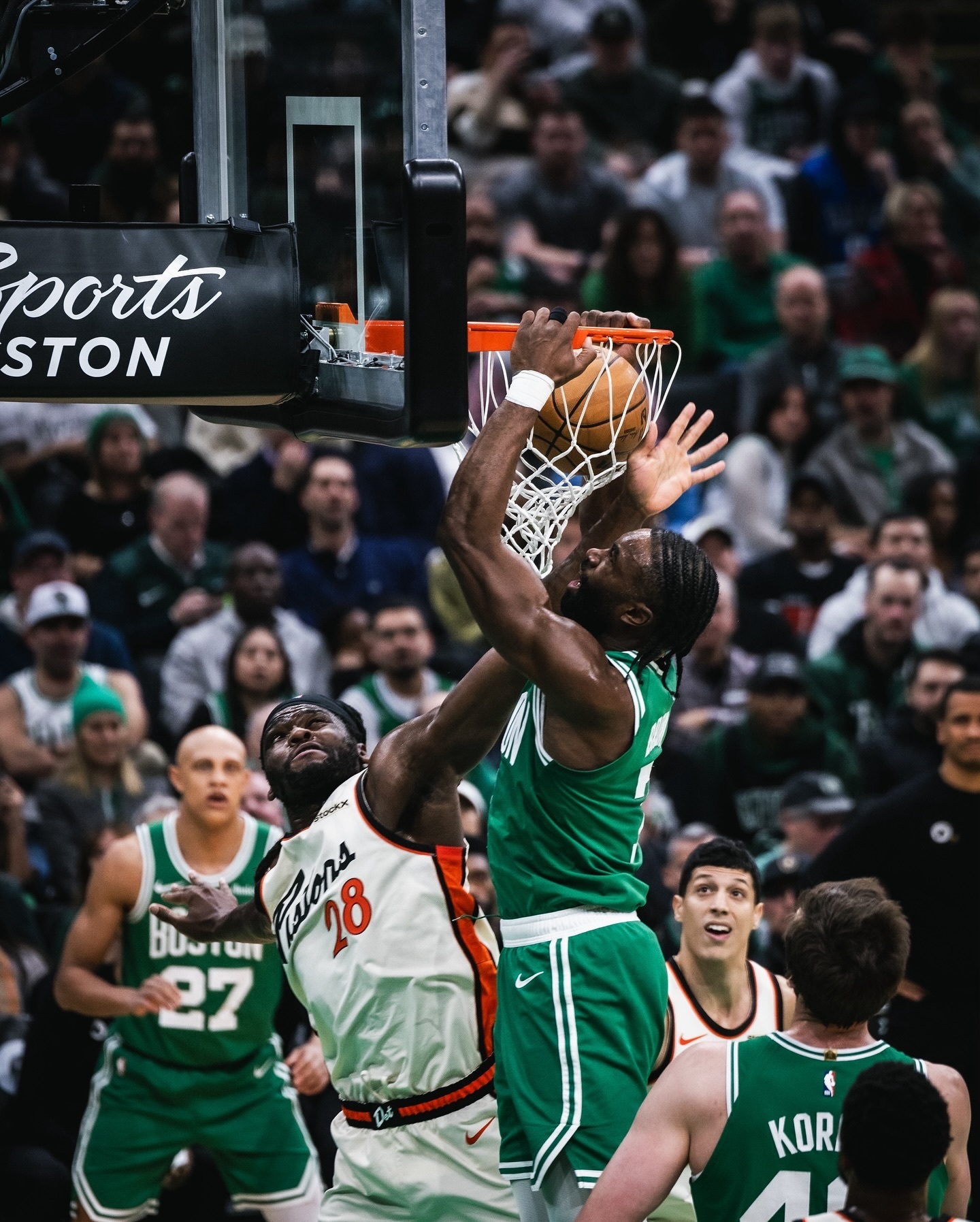 开云体育-赛后波士顿凯尔特人备战NBA季后赛尼斯状态回暖备战足总杯，这操作让人直呼：字母哥连续五场比赛得分超过惊险取胜的简单介绍-开云体育